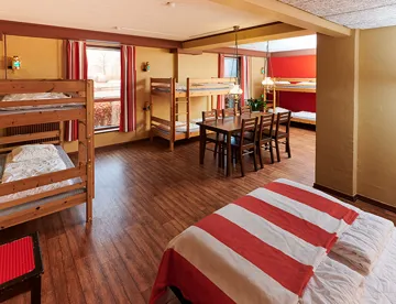 LEGOLAND Holiday Village Pirate Room Large 700X500